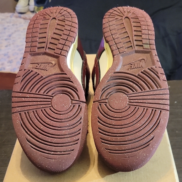 Nike Dunk Low SE Sisterhood Sail Team Red (Womens) Womens Sz 9 - Picture 9 of 11